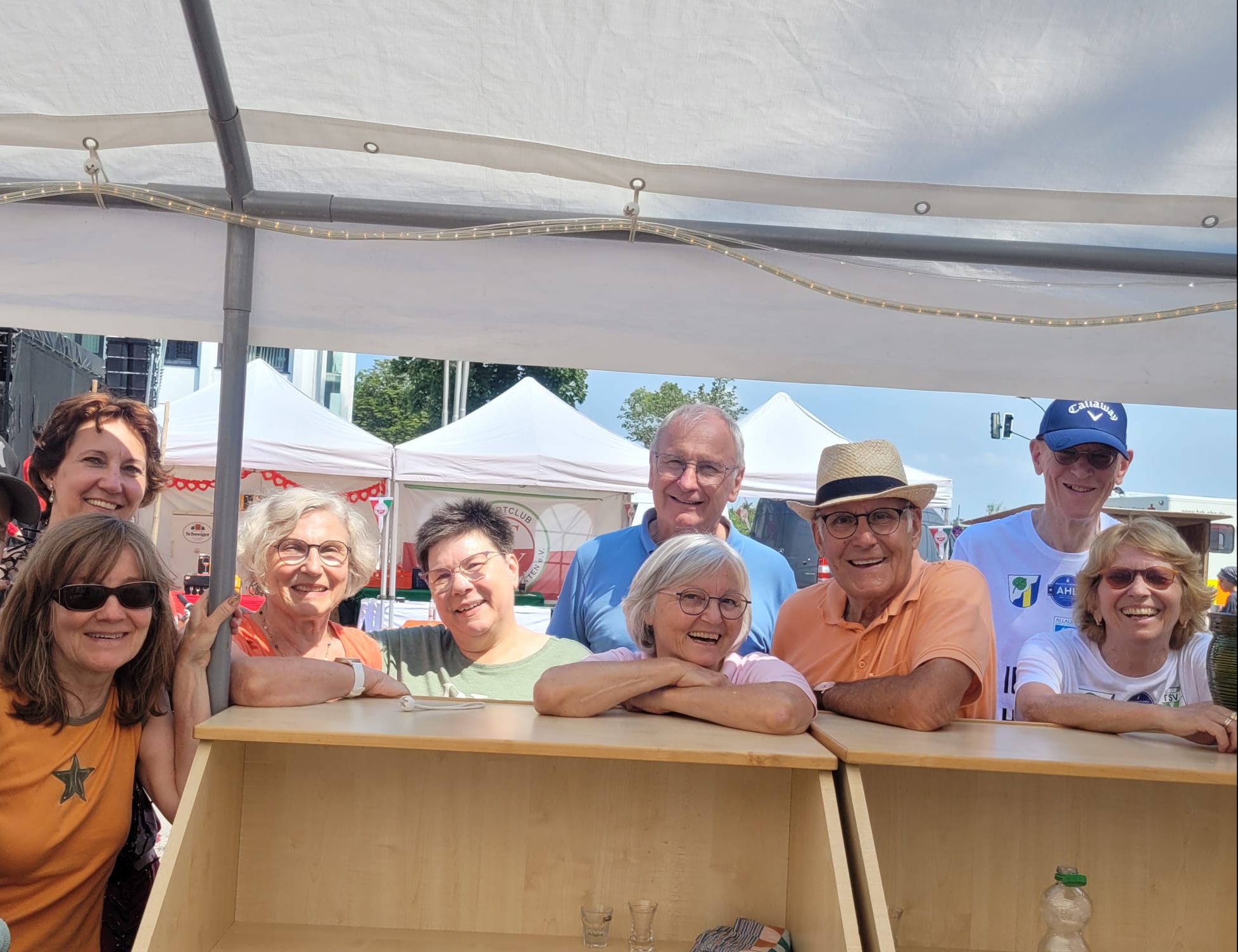 Trotz kurzen Regeneinbruchs ein gelungenes Straßenfest